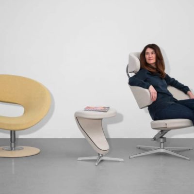 Loungesessel Peel Club und Ruhesessel Peel mit optionaler Fußstütze.