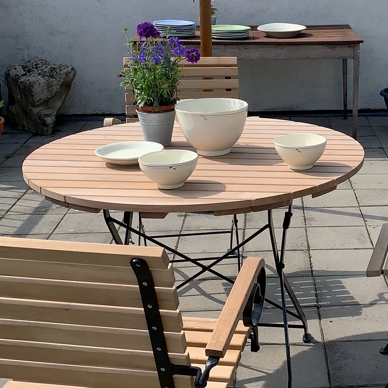 Gartentisch Robinie rund (1)